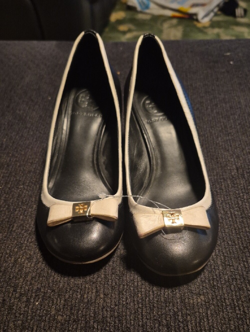 Tory Burch Black Wedge Pumps with Cream Trim and Bow Accent - Picture 3 of 6